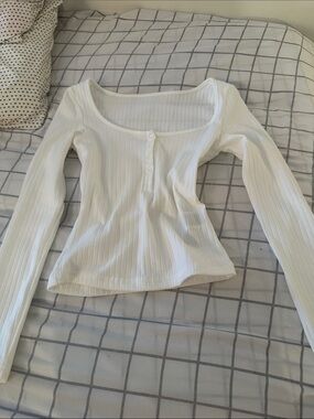 Daisy White Ribbed Scoop-Neck Henley Long Sleeve Top